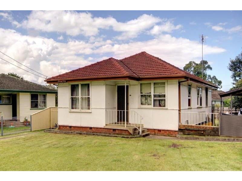 9 Echuca Cres, Koonawarra NSW 2530