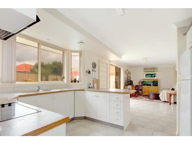 34 Brindabella Dr, Horsley NSW 2530