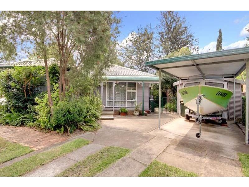5 Brown Ave, Dapto NSW 2530