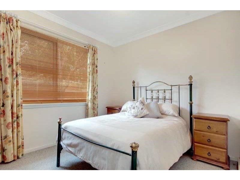 5 Brown Ave, Dapto NSW 2530