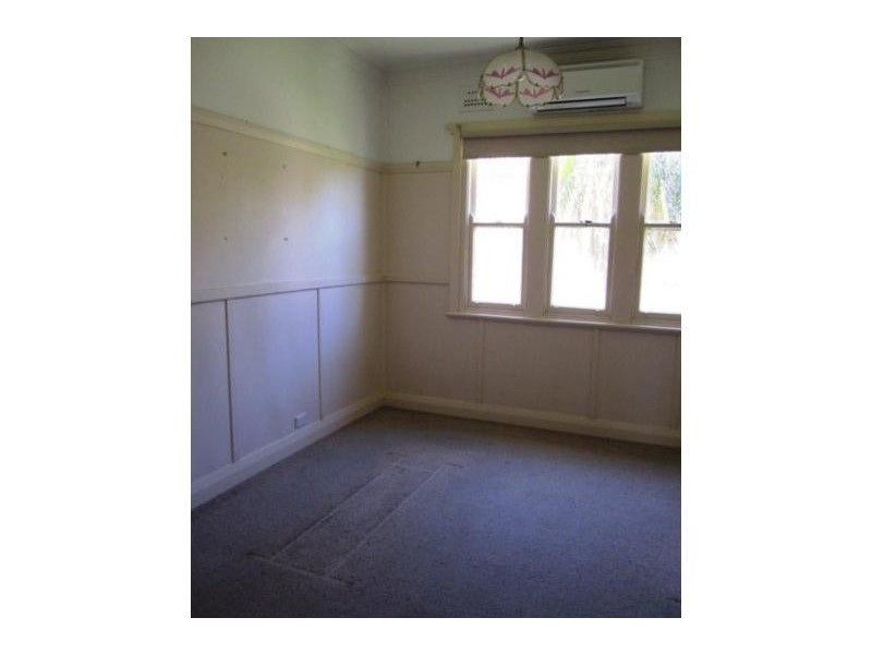 15 Princes Hwy, Dapto NSW 2530