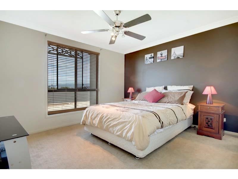 8 Arboreal Pl, Horsley NSW 2530