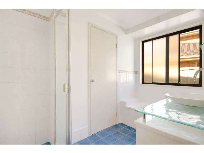 8 Arboreal Pl, Horsley NSW 2530