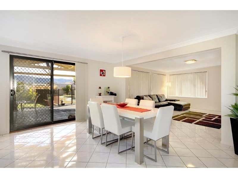 14 Shiraz Dr, Dapto NSW 2530