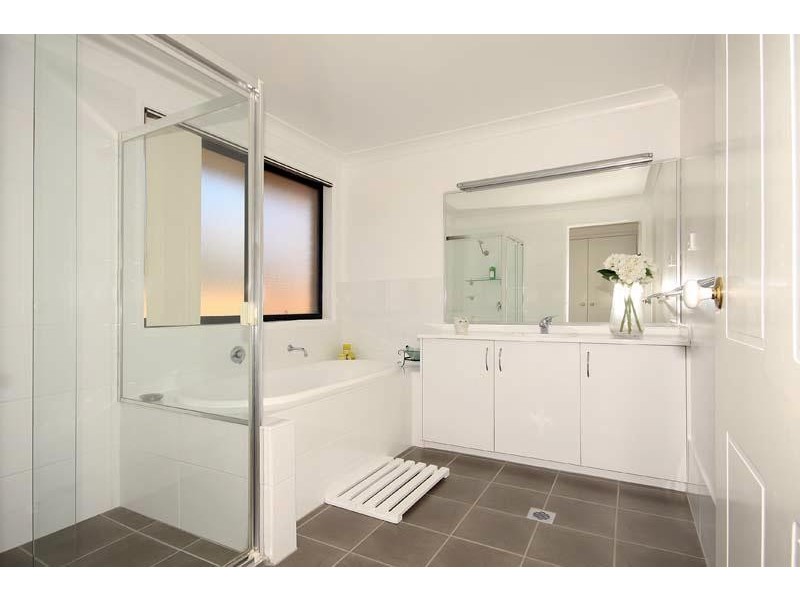 14 Shiraz Dr, Dapto NSW 2530