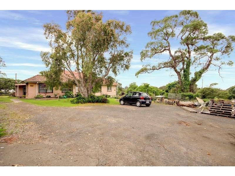 88 Darkes Rd, Kembla Grange NSW 2526