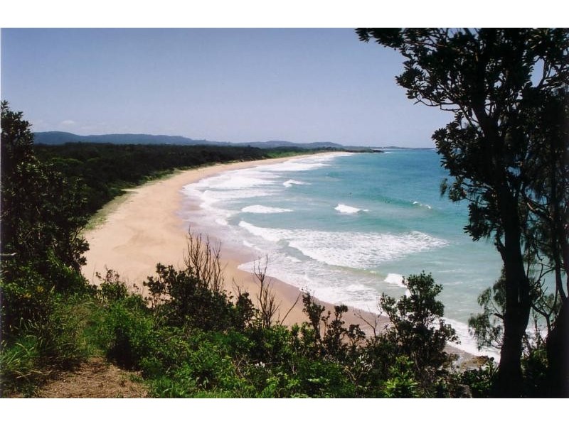 7 Beach Rd, Sapphire Beach NSW 2450