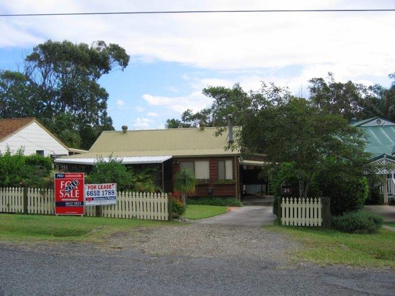 24 Bluff Rd, Emerald Beach NSW 2456