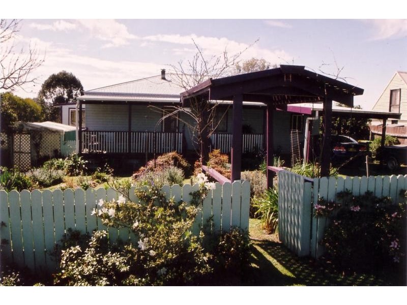 14 Lorne St, Lowanna NSW 2450