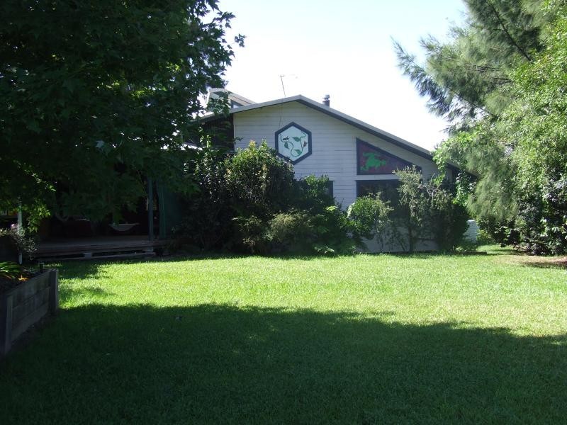 11 Lorne St, Lowanna NSW 2450