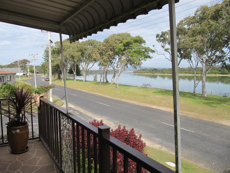 12 Wedgewood Cres, Mylestom NSW 2454