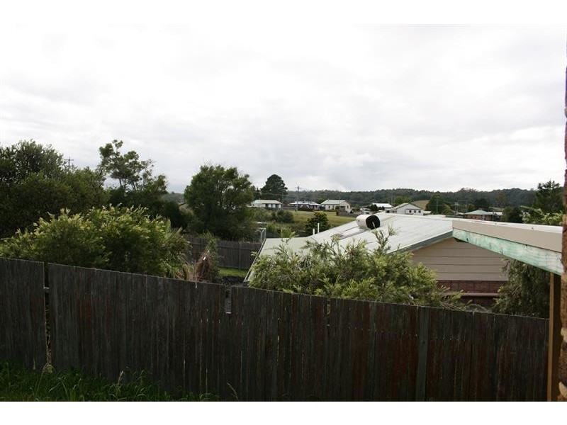 9 Lorne St, Lowanna NSW 2450