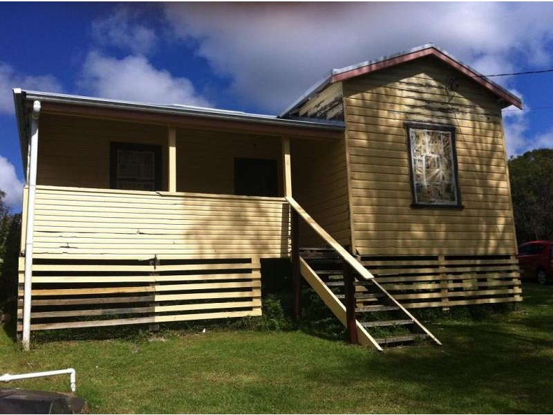 8 Hutchison St, Ulong NSW 2450