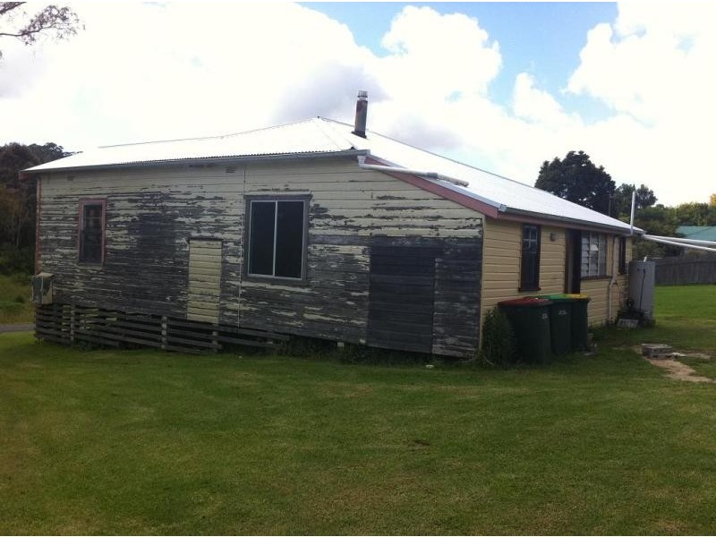 8 Hutchison St, Ulong NSW 2450