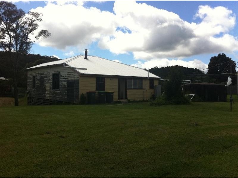 8 Hutchison St, Ulong NSW 2450