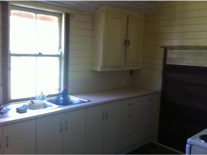 8 Hutchison St, Ulong NSW 2450