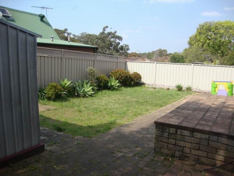 2/6 Willow Pl, Kirrawee NSW 2232