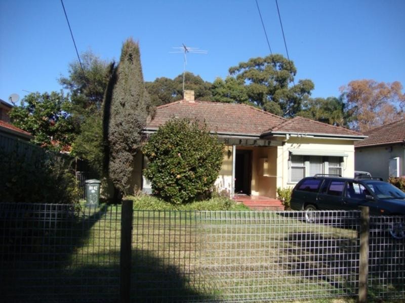 84 Flora St, Kirrawee NSW 2232