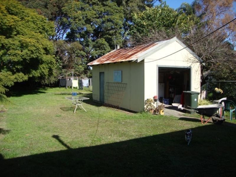 84 Flora St, Kirrawee NSW 2232