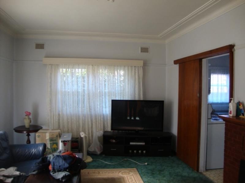 84 Flora St, Kirrawee NSW 2232