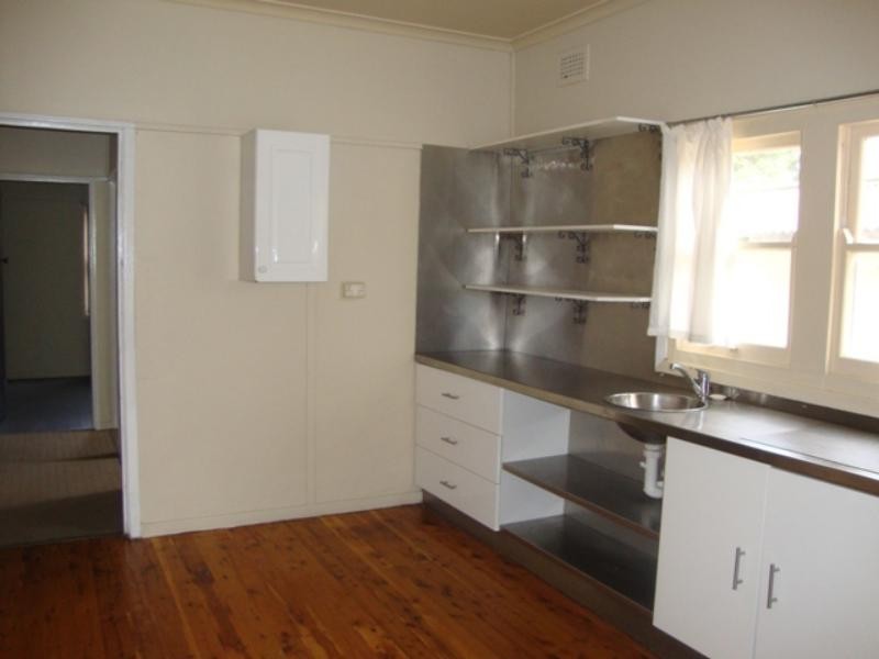 23 Kenneth Ave, Kirrawee NSW 2232