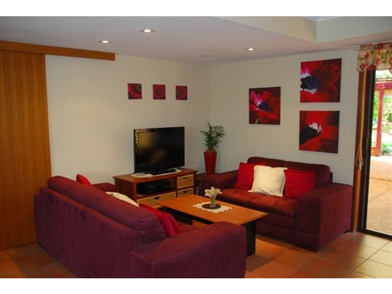 2 Burrawang Pl, Alfords Point NSW 2234