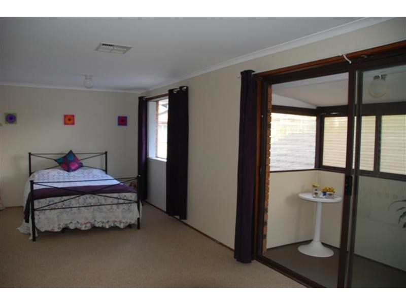 2 Burrawang Pl, Alfords Point NSW 2234