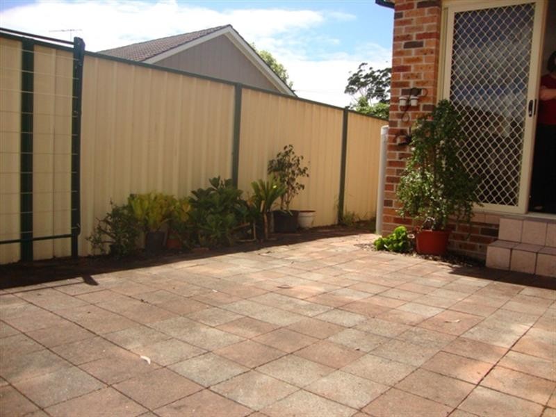 2/15 Foch Ave, Gymea NSW 2227