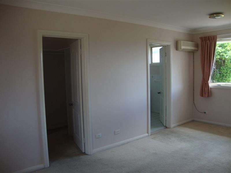 2/15 Foch Ave, Gymea NSW 2227