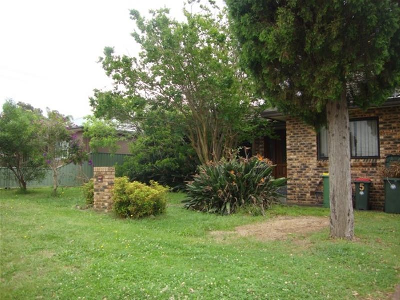 5 Minerva Pl, Kirrawee NSW 2232