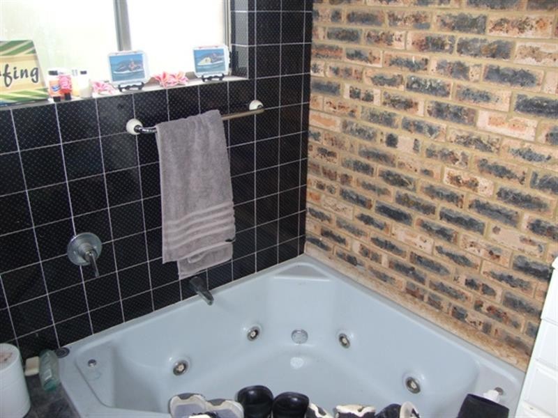 5 Minerva Pl, Kirrawee NSW 2232
