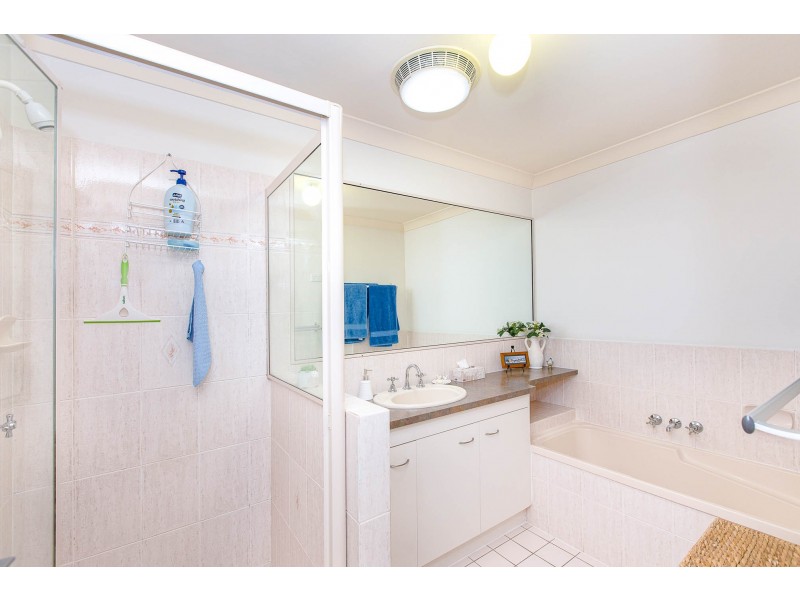 4 MERIDIAN COURT, Tanah Merah QLD 4128