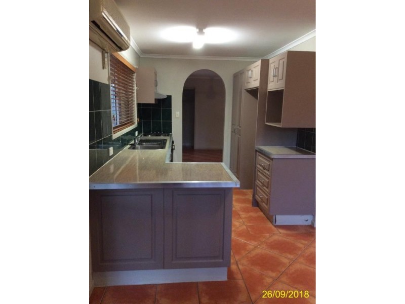 4 Oxley Court, Springwood QLD 4127