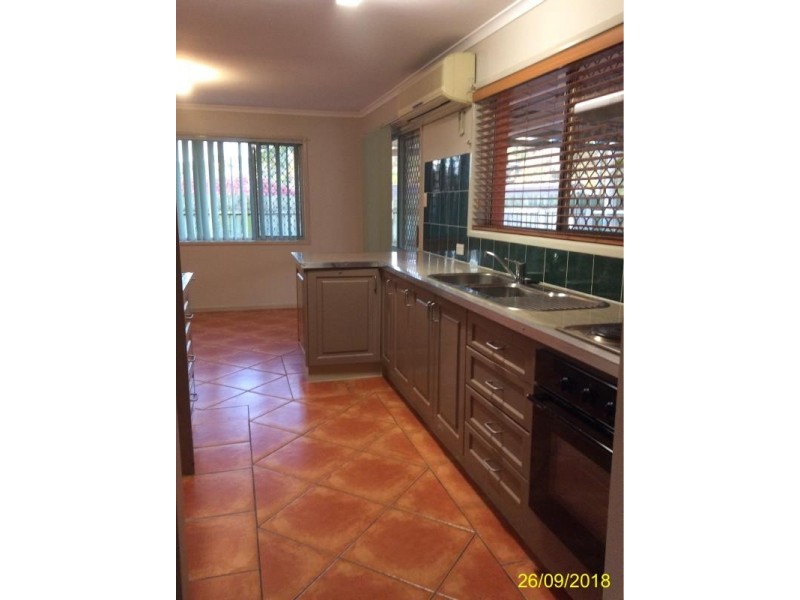 4 Oxley Court, Springwood QLD 4127