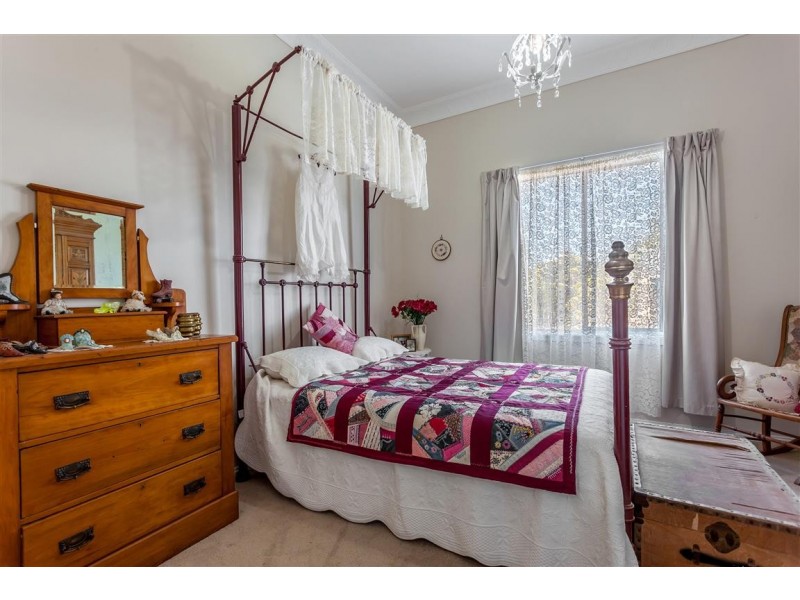 160 DRAYTON WELLCAMP ROAD, Glenvale QLD 4350