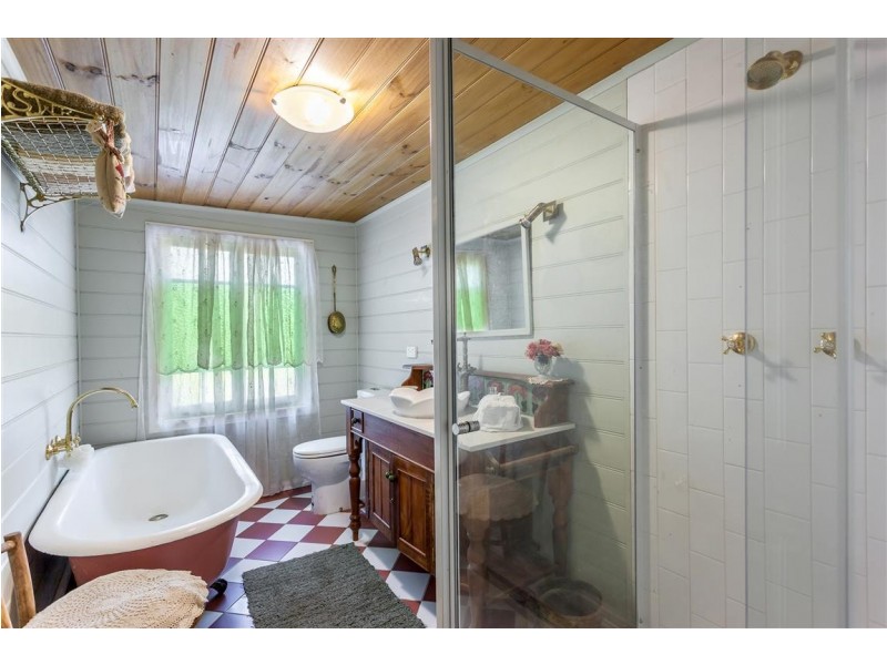 160 DRAYTON WELLCAMP ROAD, Glenvale QLD 4350