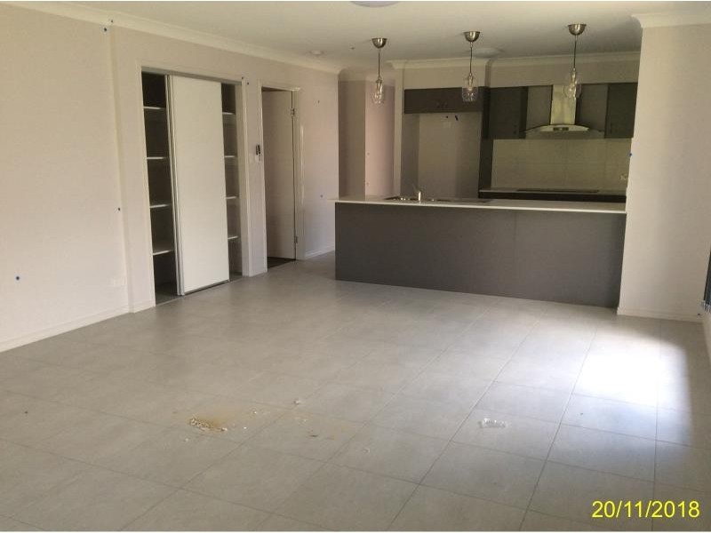 96 Mount Huntley Street, Park Ridge QLD 4125