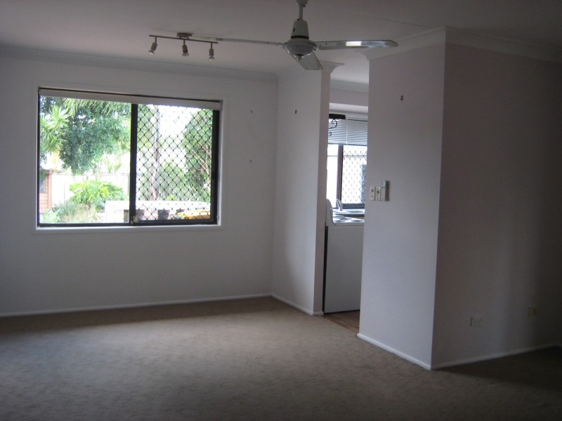 8 BOTTLEBRUSH DRIVE, Regents Park QLD 4118