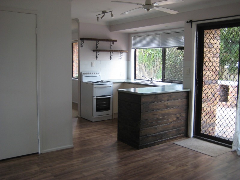 8 BOTTLEBRUSH DRIVE, Regents Park QLD 4118