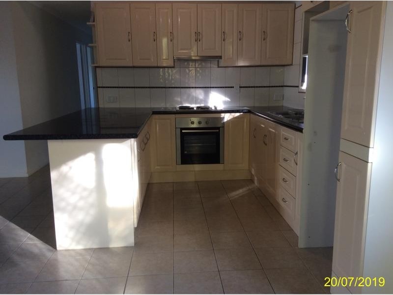 4 Chatswood Road, Springwood QLD 4127