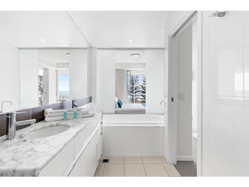 402/110 Marine Parade, Coolangatta QLD 4225