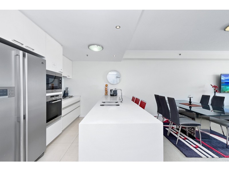 204/110 Marine Parade, Coolangatta QLD 4225