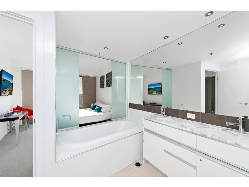 204/110 Marine Parade, Coolangatta QLD 4225