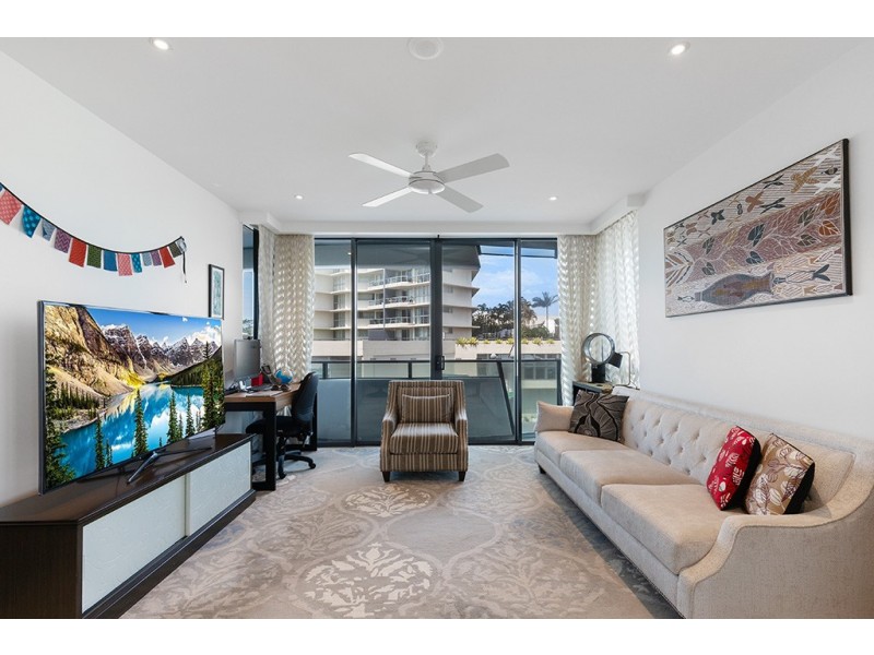302/60 Marine Parade, Coolangatta QLD 4225