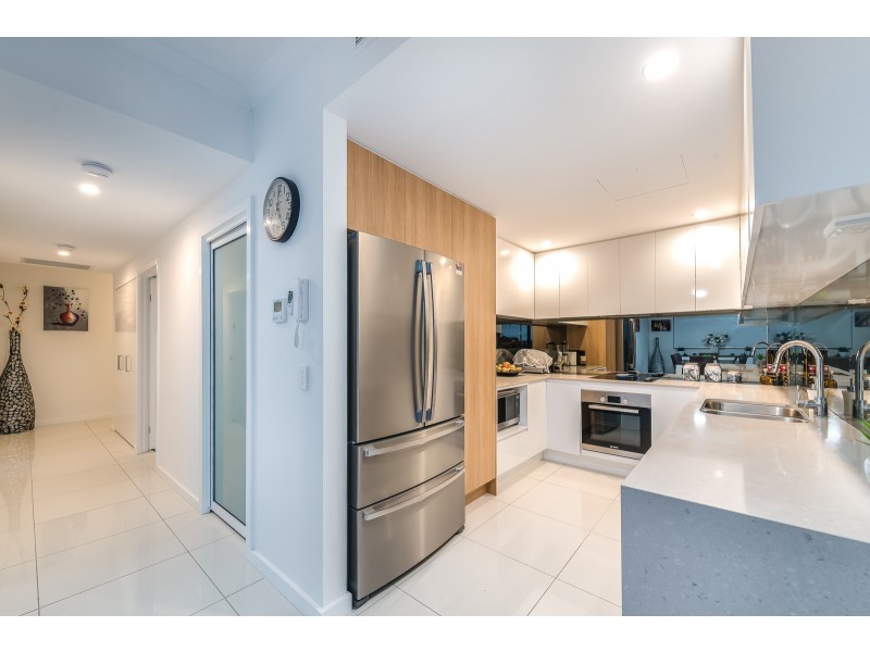 304/9-15 Markeri Street, Mermaid Beach QLD 4218