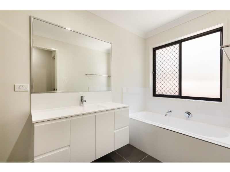 Deebing Heights QLD 4306