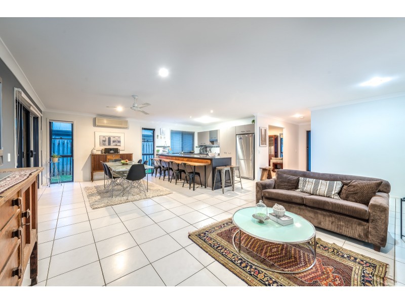 41 Cobb and Co Drive, Oxenford QLD 4210