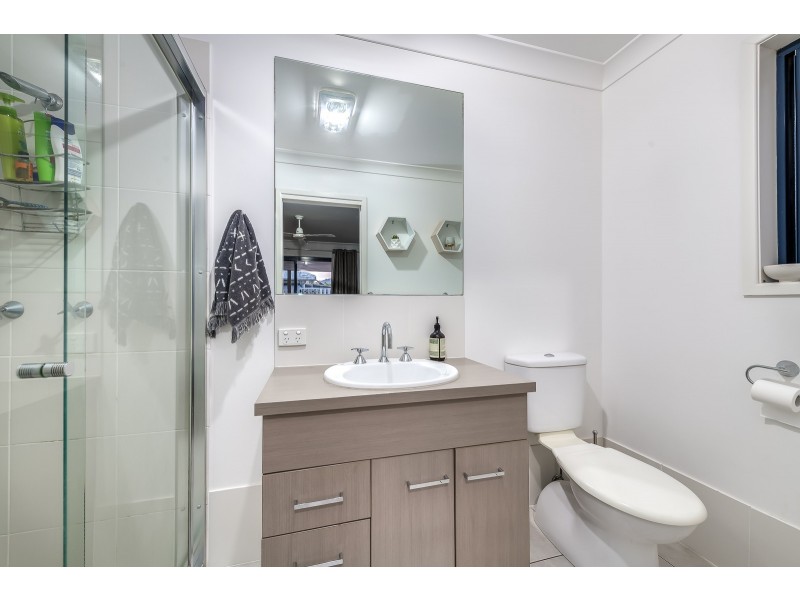 41 Cobb and Co Drive, Oxenford QLD 4210