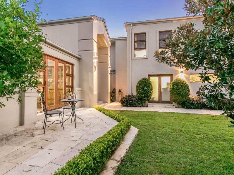 1608 Richmond Court, Hope Island QLD 4212