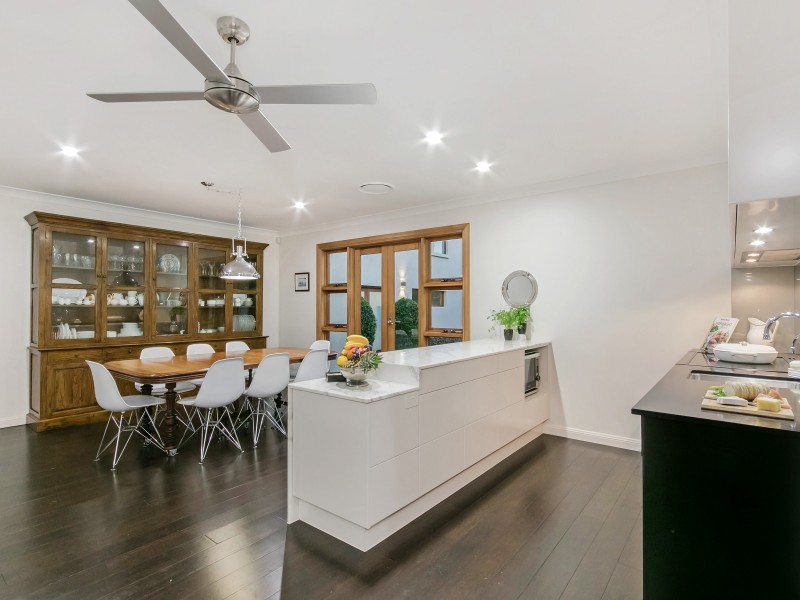 1608 Richmond Court, Hope Island QLD 4212